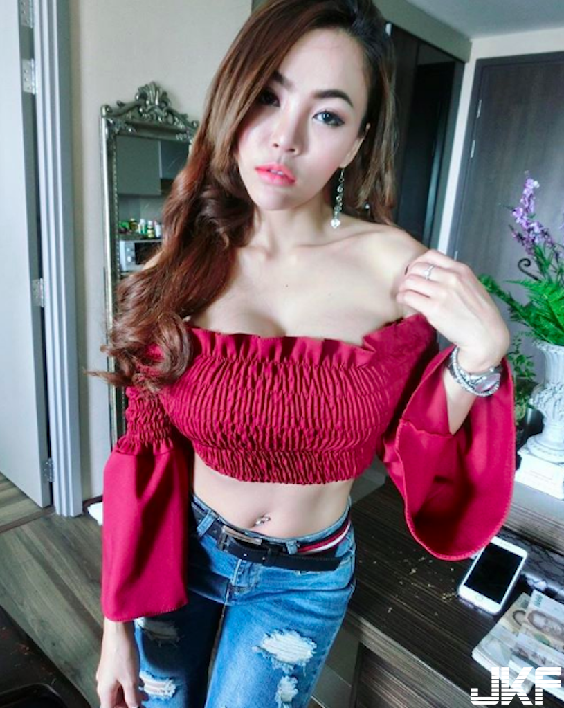 太胸啦！網瘋傳「美髮設計師」F奶有夠迷人！超邪惡「美乳視角」讓人受不了…