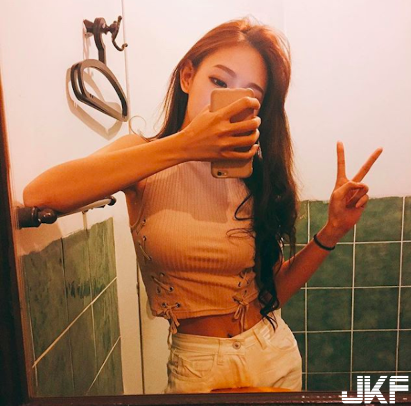 高雄女中「甜美學生妹」出沒！粉嫩肌膚＋白皙美乳太極品！好想跟她當同學啊！