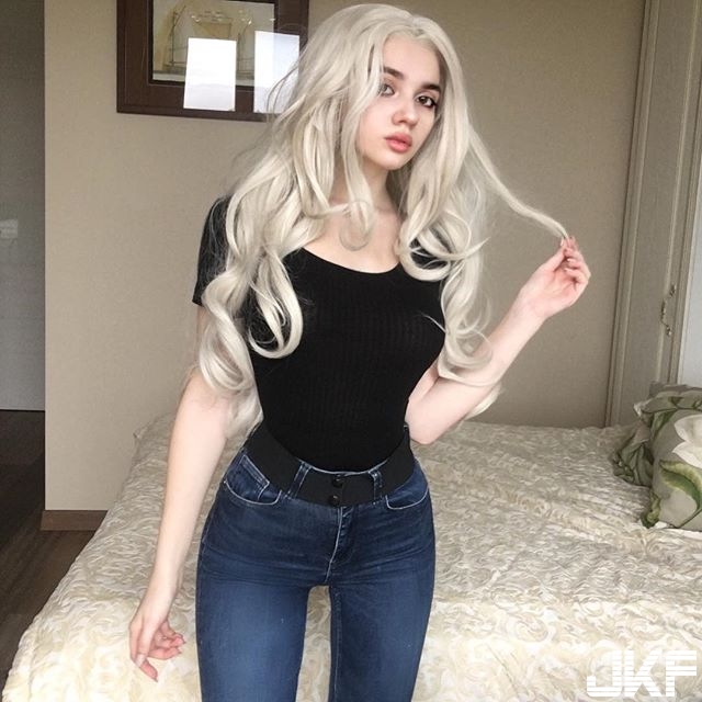 15歲俄羅斯小正妹 Yana 這才15歲你敢信嗎! 這身材會不會太超齡了! - 歐美美女 -