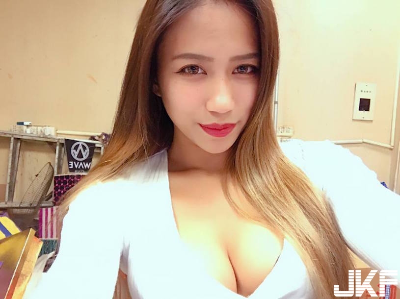 好誘惑！超性感「美乳正妹」身材有夠銷魂啊！挑逗的「火辣視角」引人遐想&#8230;