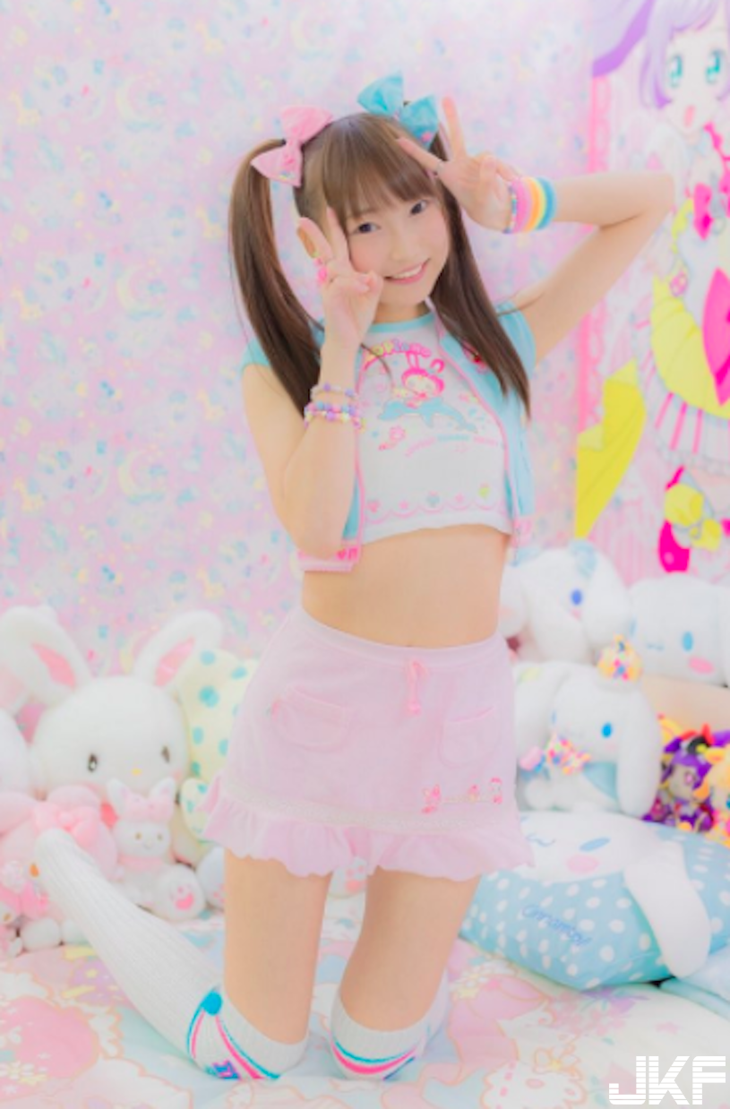 130公分「合法幼女」！小蘿莉激萌外表太不科學，還驚爆是「人妻身份」！
