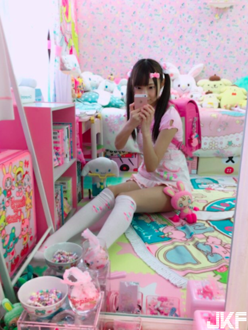 130公分「合法幼女」！小蘿莉激萌外表太不科學，還驚爆是「人妻身份」！