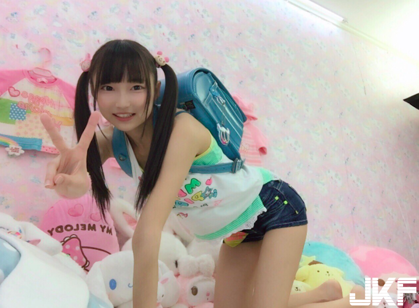 130公分「合法幼女」！小蘿莉激萌外表太不科學，還驚爆是「人妻身份」！