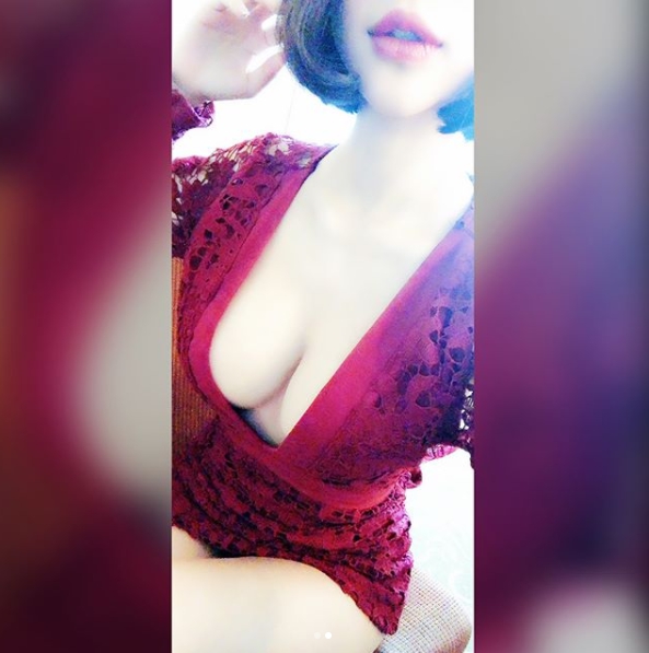 153公分「小隻馬」沈琪琪 77，火紅中空爆乳裝，豐滿上圍震驚全場了！