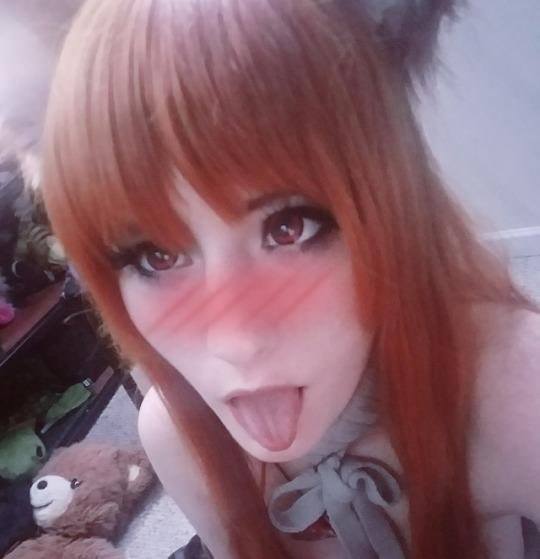 老司機都懂！「爆乳Coser」神還原小黃本的極點表情，色氣太重太銷魂！
