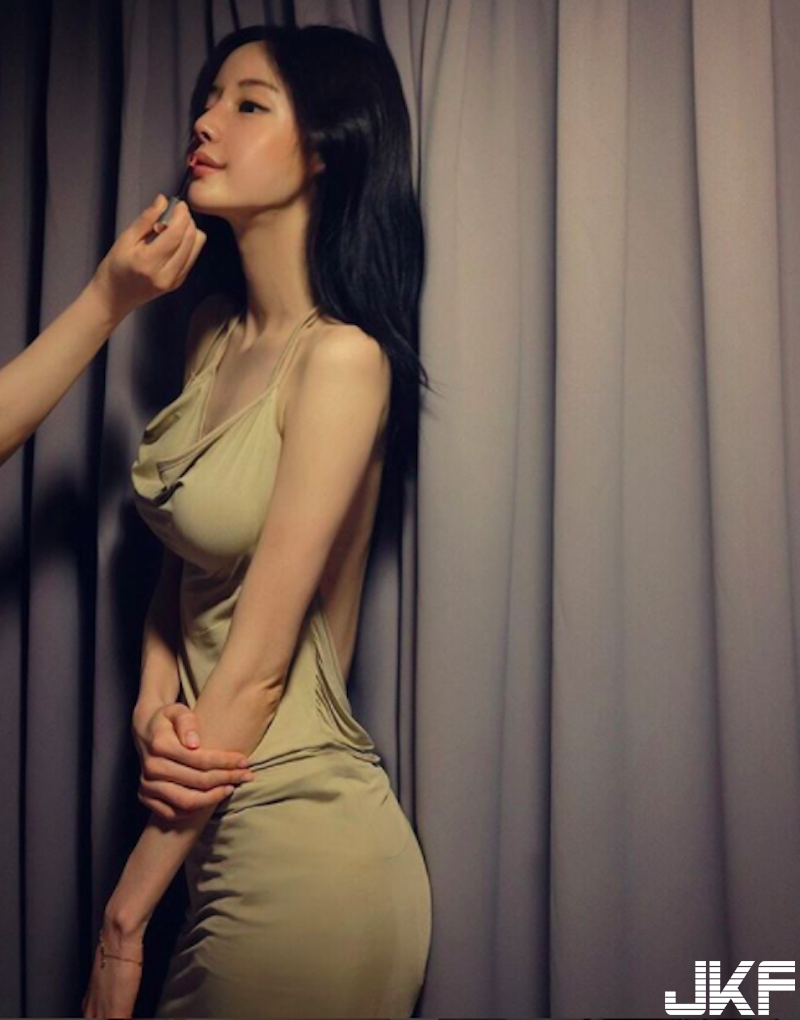 「九頭身正妹」身材比例超逼人！「大奶翹臀」還有精緻馬甲線！國外的姊姊比較辣啊！