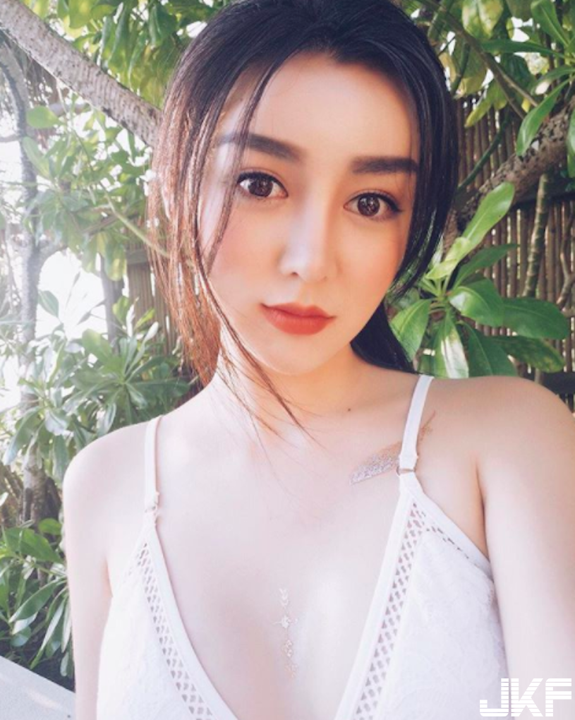 極品正妹激似 Angelababy！比基尼辣照「美到想讓人想求婚」！