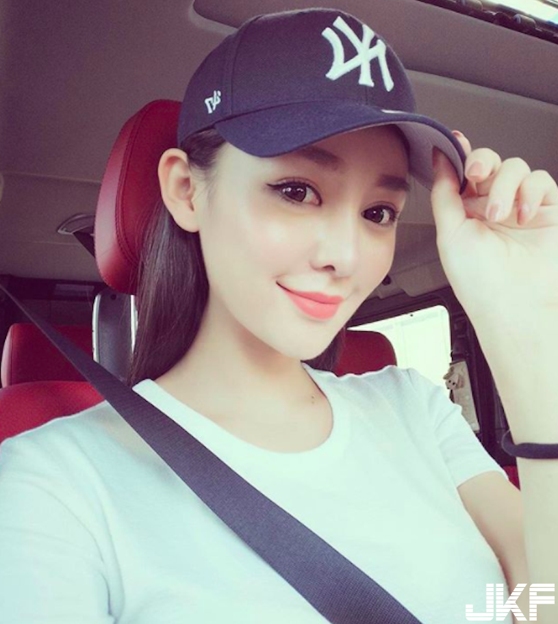 極品正妹激似 Angelababy！比基尼辣照「美到想讓人想求婚」！