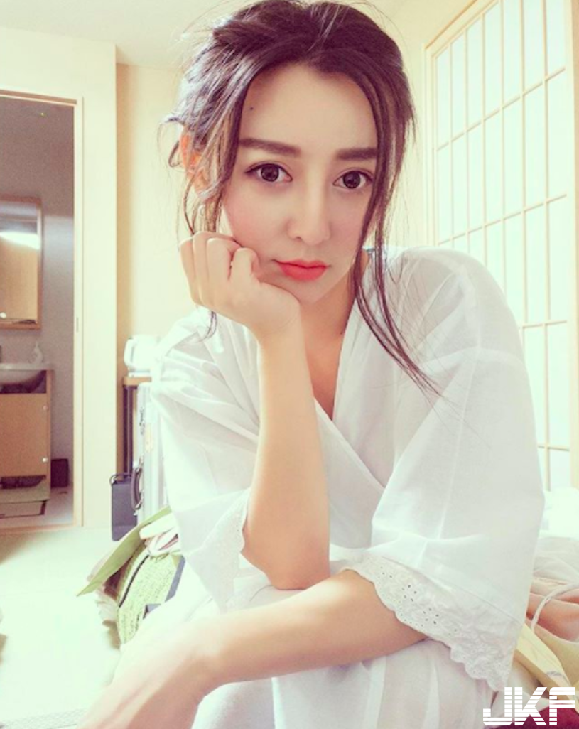 極品正妹激似 Angelababy！比基尼辣照「美到想讓人想求婚」！