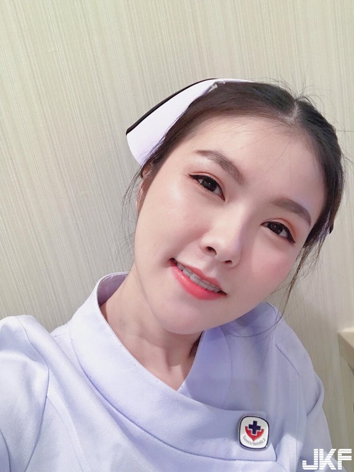 天使下凡！「正妹小護士」清新可愛　甜美笑容讓病人血壓飆高！