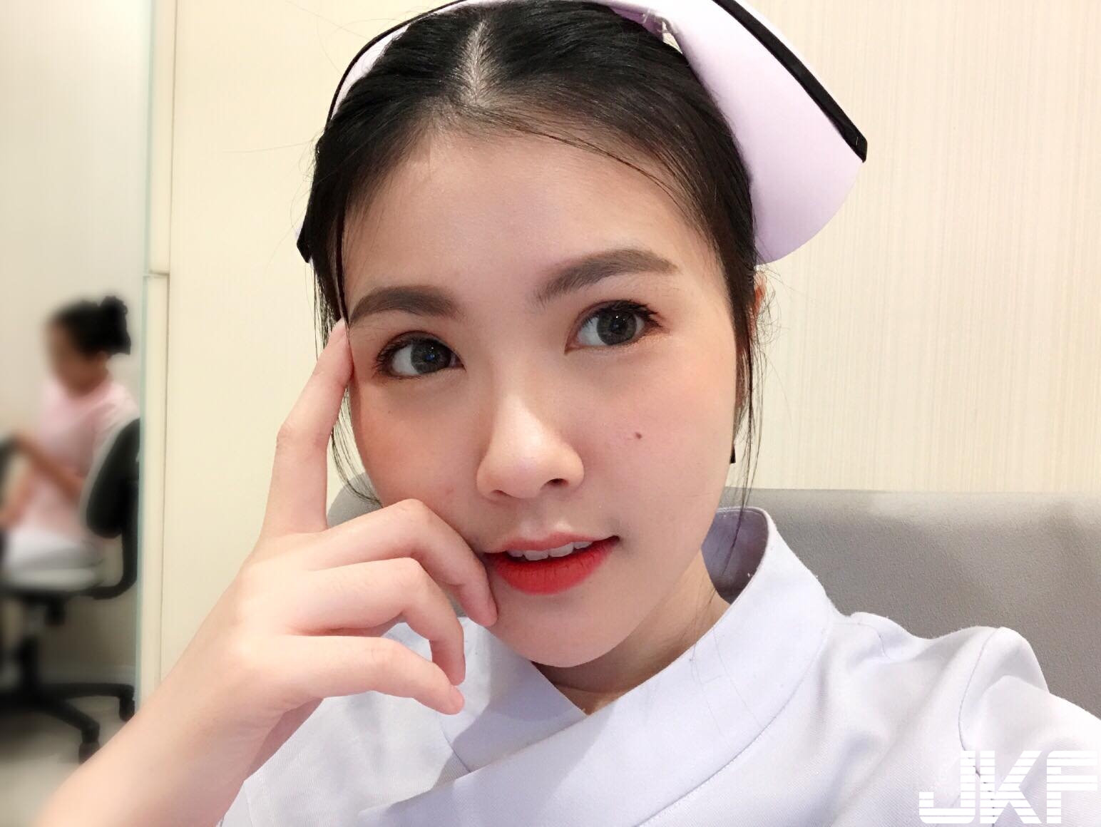 天使下凡！「正妹小護士」清新可愛　甜美笑容讓病人血壓飆高！