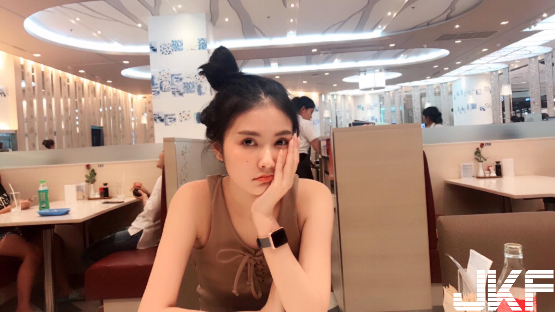 天使下凡！「正妹小護士」清新可愛　甜美笑容讓病人血壓飆高！