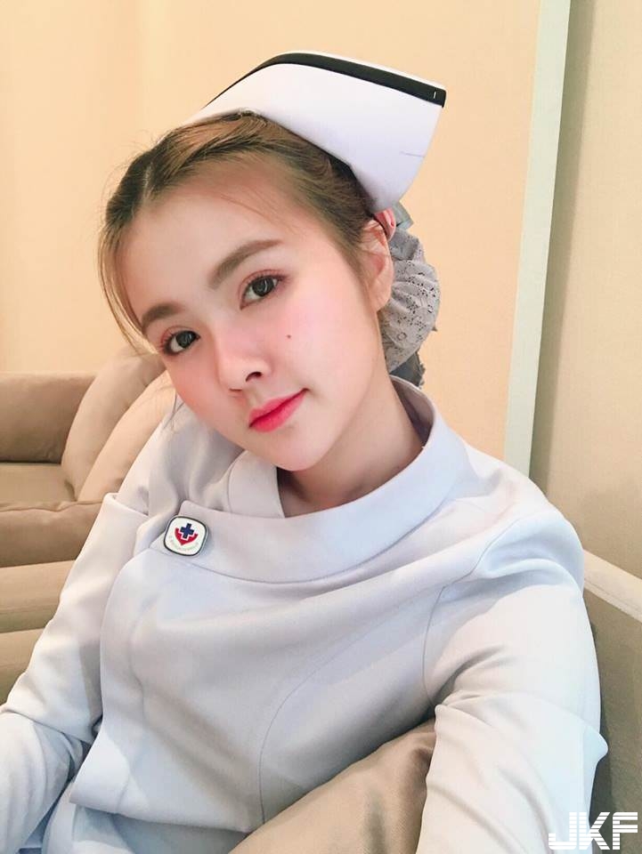 天使下凡！「正妹小護士」清新可愛　甜美笑容讓病人血壓飆高！