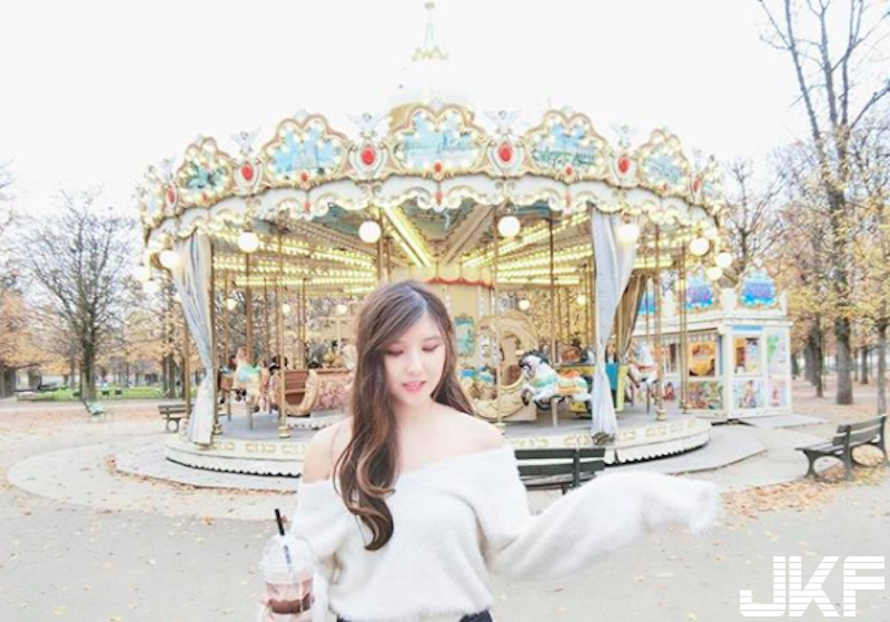 大馬女孩來台灣！「比基尼美胸」畫面太美好！在墾丁玩水也不忘辣一波！
