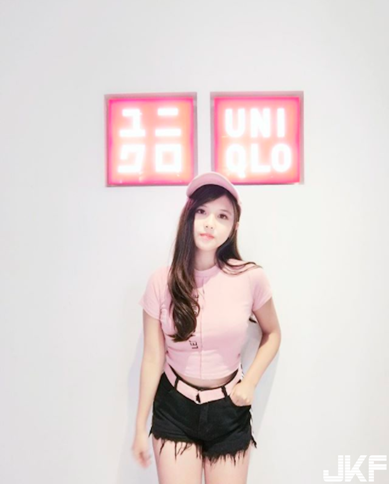 大馬女孩來台灣！「比基尼美胸」畫面太美好！在墾丁玩水也不忘辣一波！