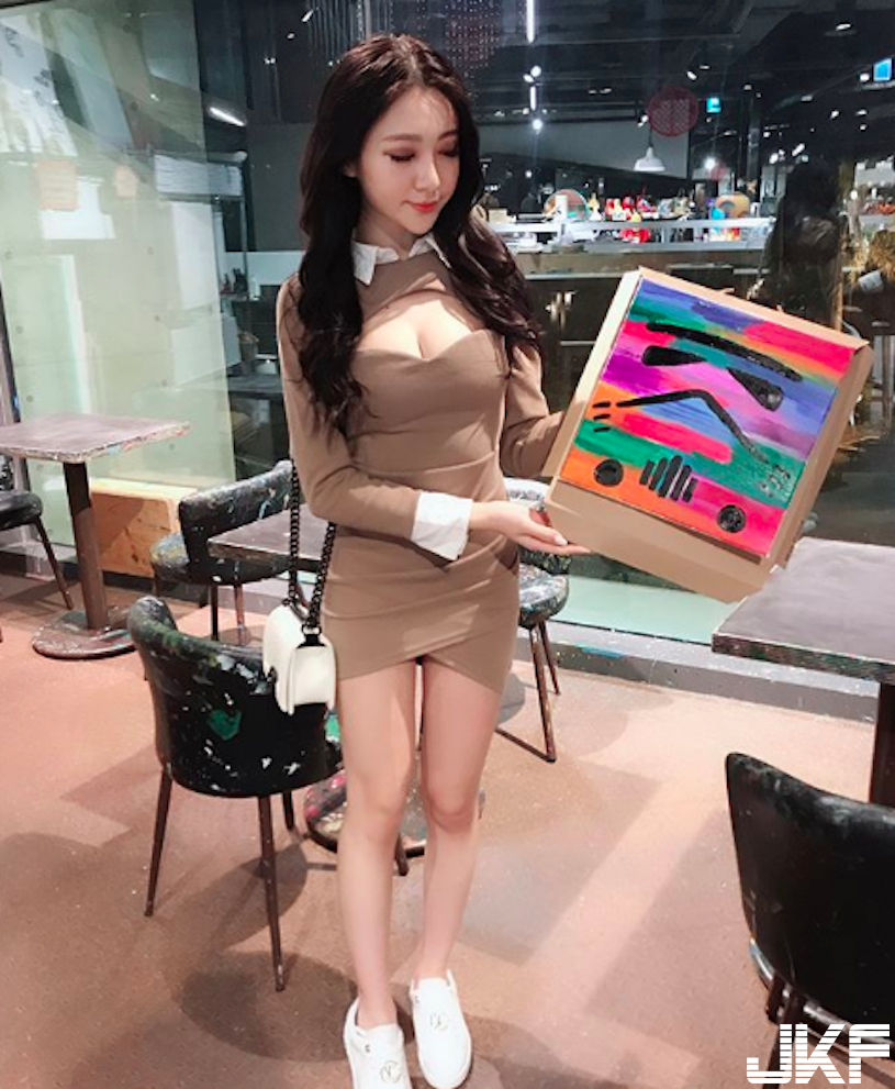 好誘惑！「台灣性感正妹」高顏值讓人超迷戀！滿滿的「美乳視角」畫面好害羞啊&#8230;