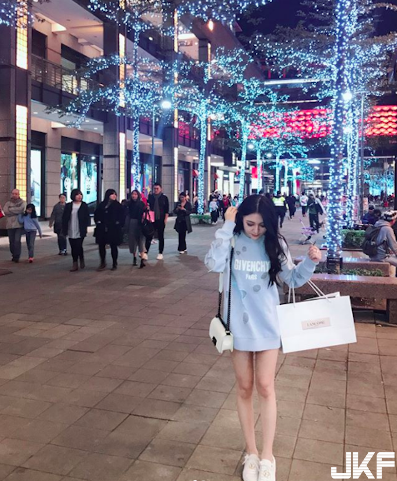 好誘惑！「台灣性感正妹」高顏值讓人超迷戀！滿滿的「美乳視角」畫面好害羞啊&#8230;