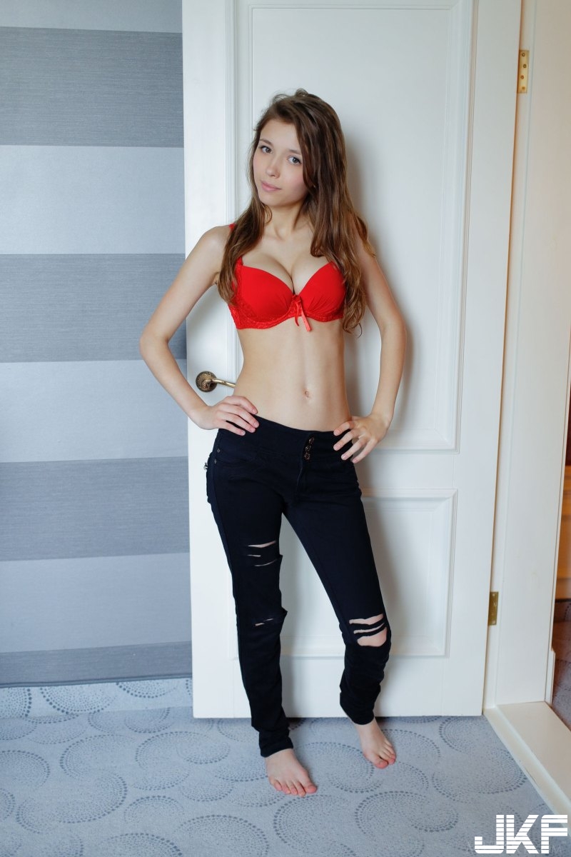 Perfect natural breasts - 貼圖 - 歐美寫真 -
