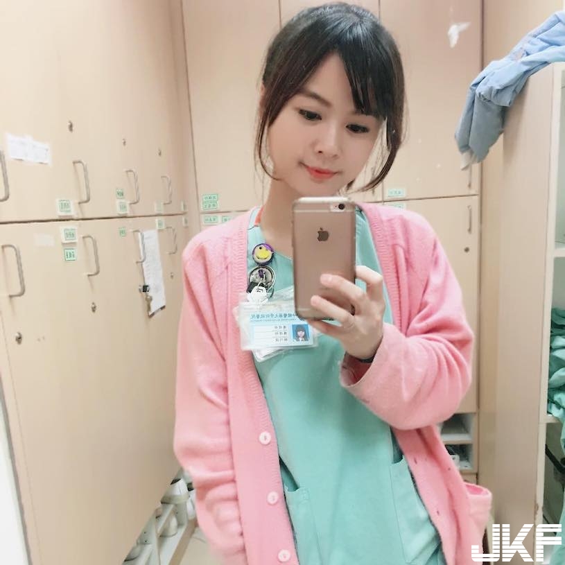 真的超可愛！「正妹護理師」甜度全糖，氣質笑容+霸氣長輩簡直無敵！