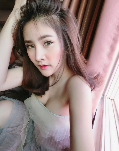 巨乳94狂！人體壽司超可口，「白皙奶妹」配上鮭魚胸貼，渾圓飽滿讓人一口咬下！