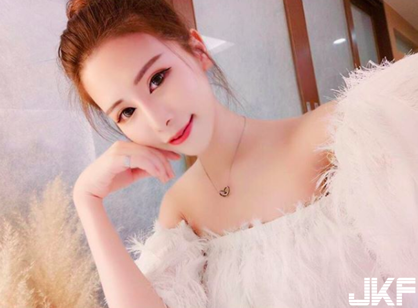 網拍老闆娘「纖腰辣腿」超吸睛！「豐滿美乳」也火辣到極點！