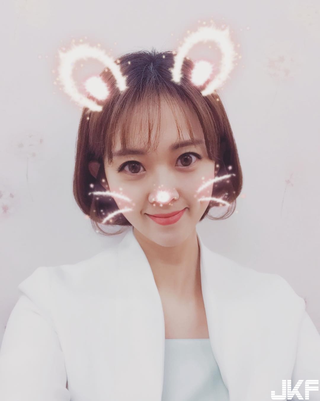 「大眼美女」圓滾滾水汪電眼魅力十足，讓人全身酥麻快要被電暈啦…