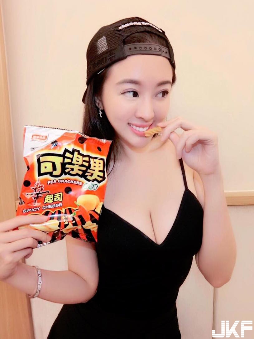 完美視角！「台灣美乳正妹」極品顏值讓人迷戀！誘惑的「火辣身材」讓網友受不了…