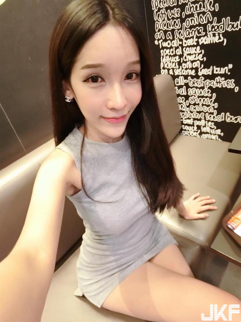 正妹「豪放外露巨大南半球」！超澎湃「木瓜奶」尺度真的好狂！