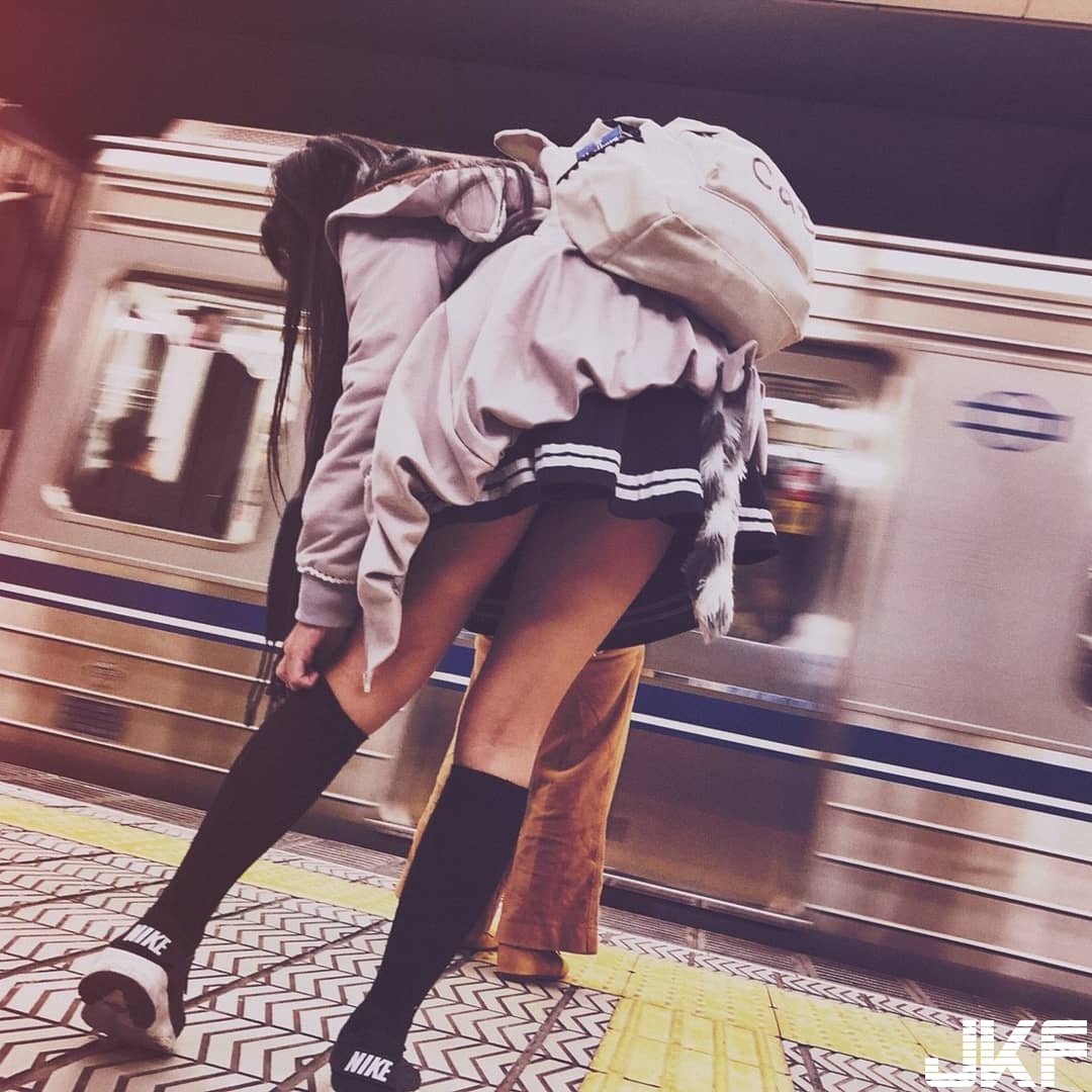 絕對領域的「超邪惡視角」！「爆乳正妹」入境隨俗，在日本露出最性感的瞬間！