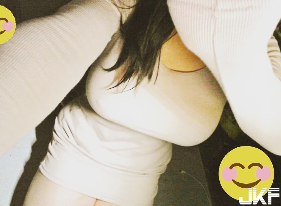 日本性感御姐根本「行走鉛筆盒」！尺度很大奶也大　不露臉只秀乳量！