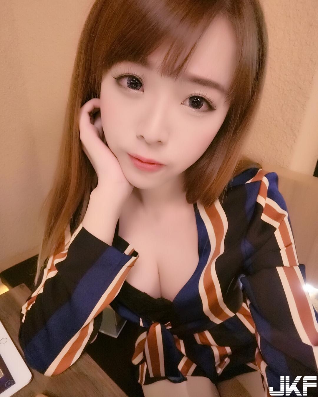 氣質吃貨正妹帶「長輩」出門覓食！「渾圓奶奶」份量太滿直接擺上桌！