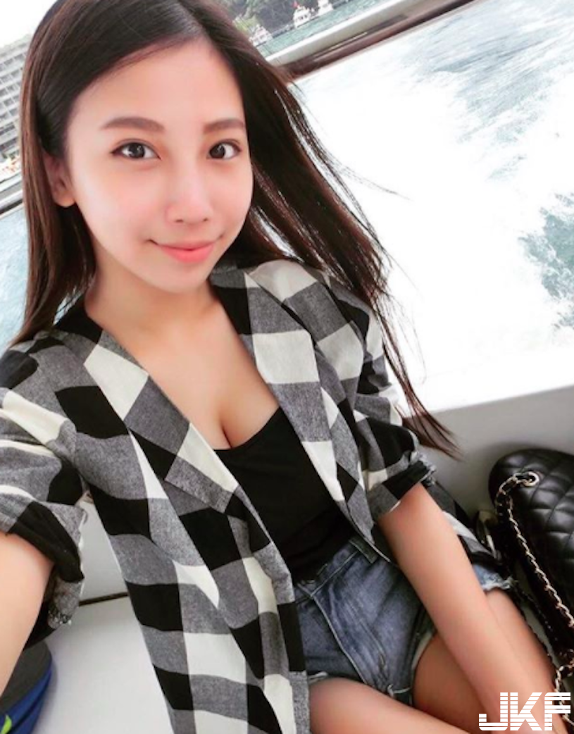 巨乳素人！極品「白嫩大奶正妹」奶奶比臉大，「超兇比基尼」爆好爆滿溢出螢幕啦！