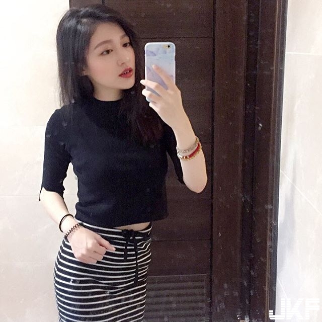 「彰師大會計系」正妹！身材波濤洶湧，緊身上衣也藏不住暴力的好身材&#8230;.