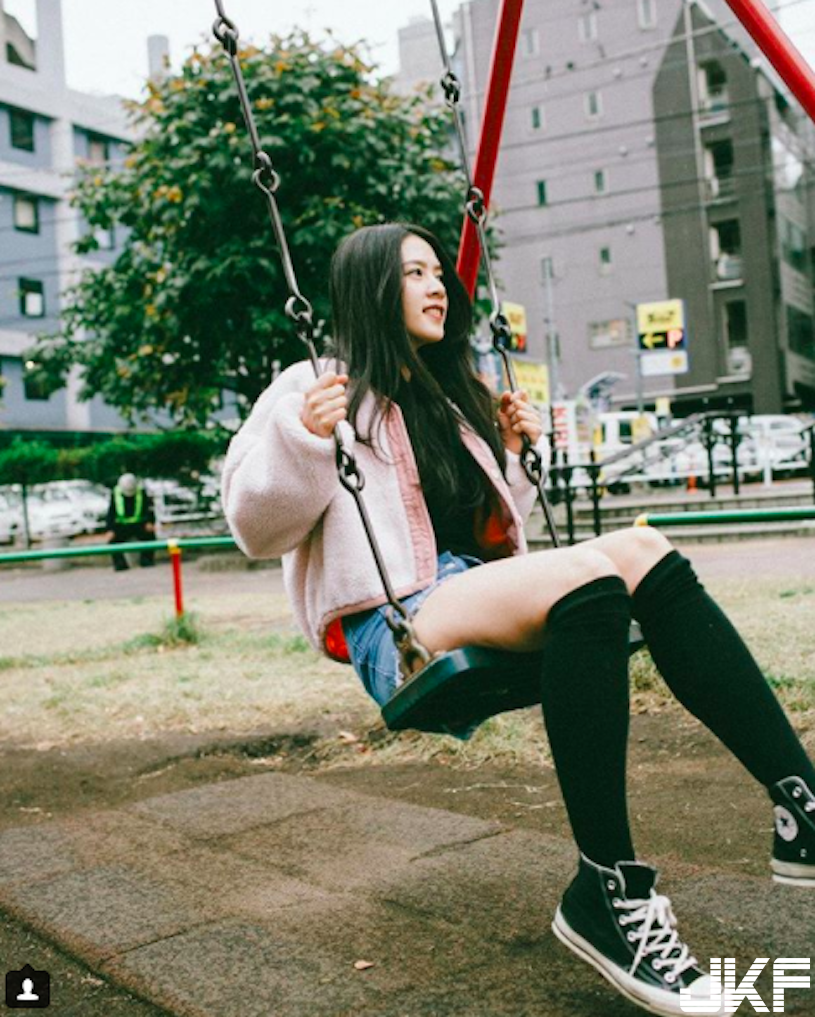 最性感的髒髒包！華航空姐「雪白美體」太誘人，「天然系正妹」讓人無法抗拒！