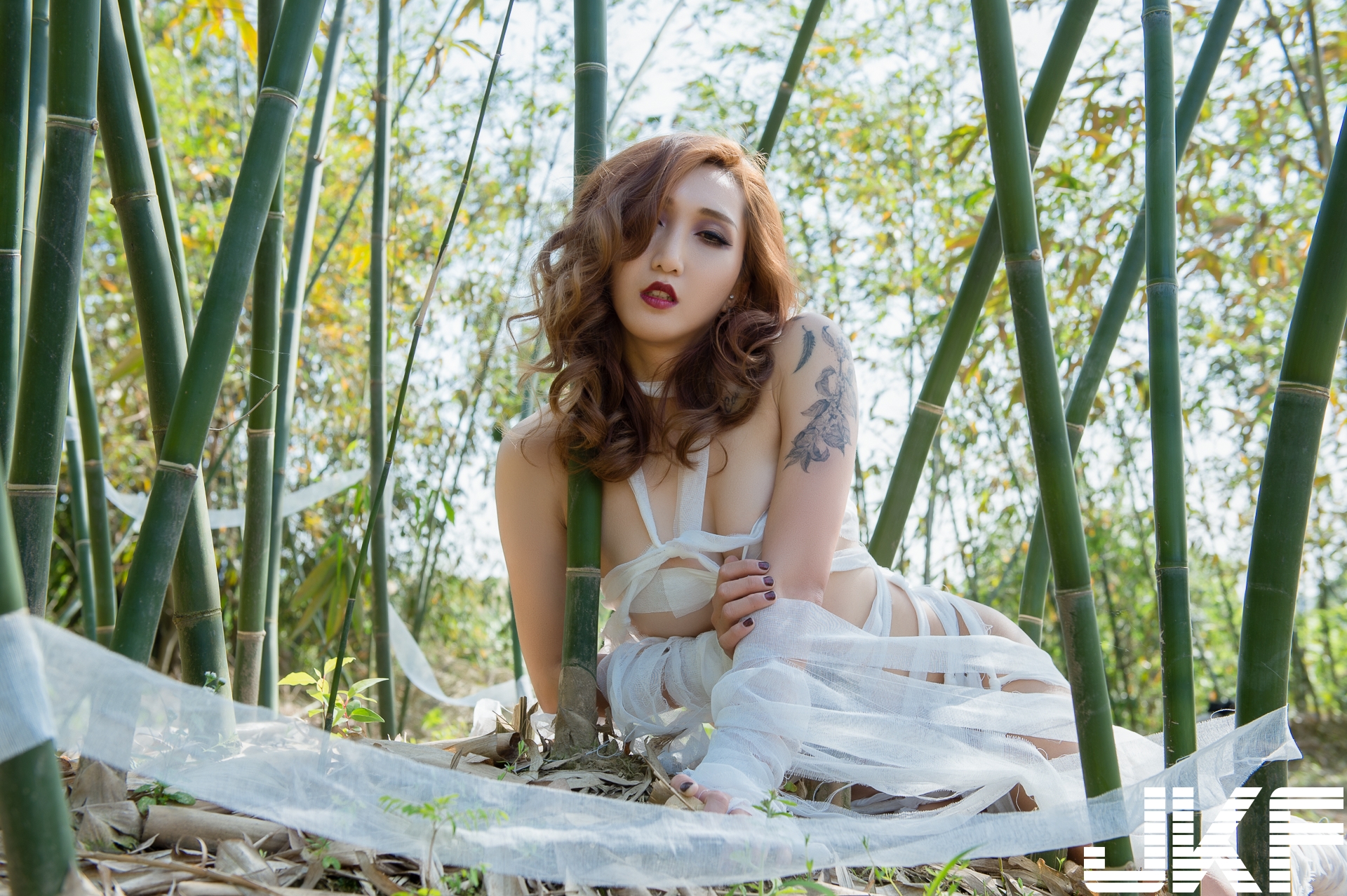 阿飄哪有這麼辣！「排球女神」尺度全開的清明特輯，荒郊野外的性感小妖怪！
