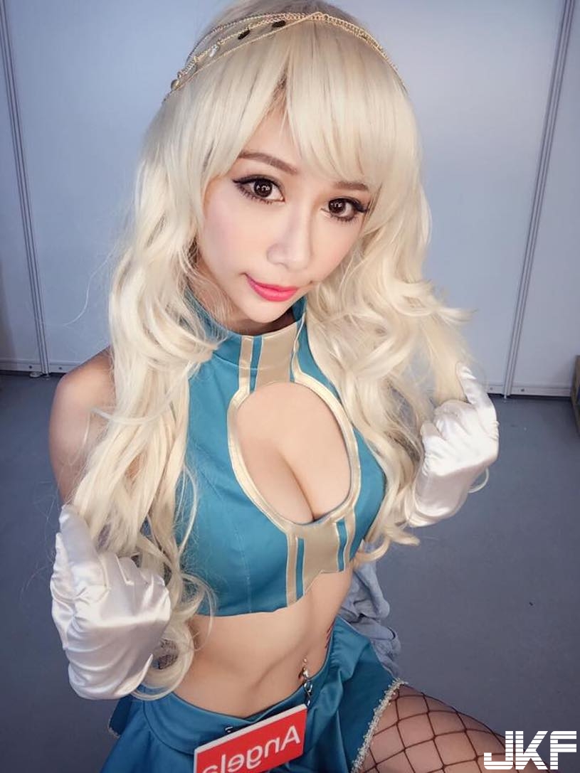 爆乳辣模「極品雪乳」太殺了！「飽滿雙乳」快撐爆衣服！