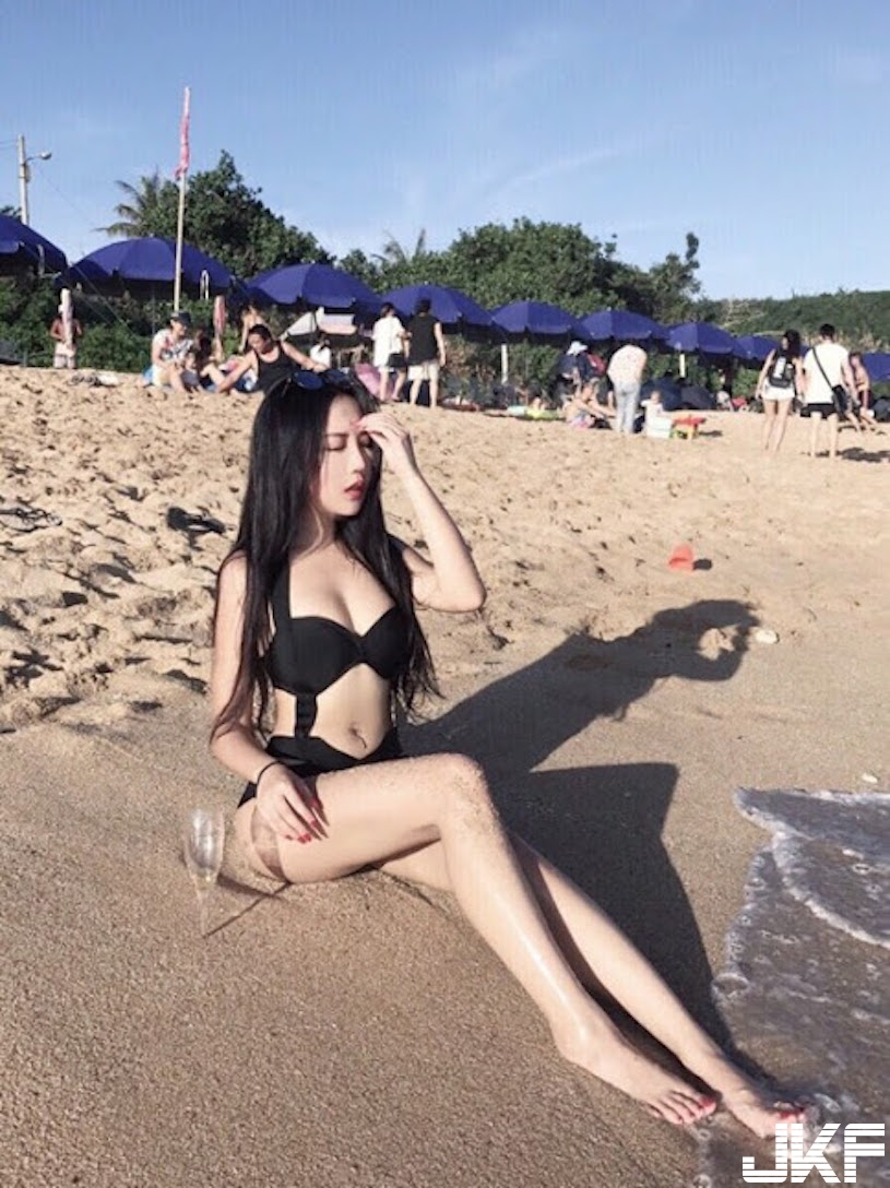 台中最辣餐酒館老闆娘！養眼美乳加美尻，客人都看暈了！