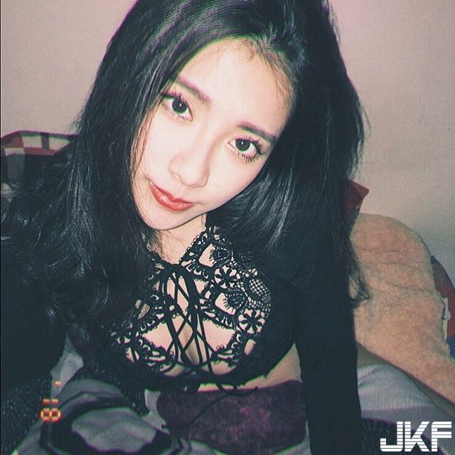 這女孩必珍惜！性感「牙套妹」妍芯，頭部以下身材火辣到呼吸困難了&#8230;.