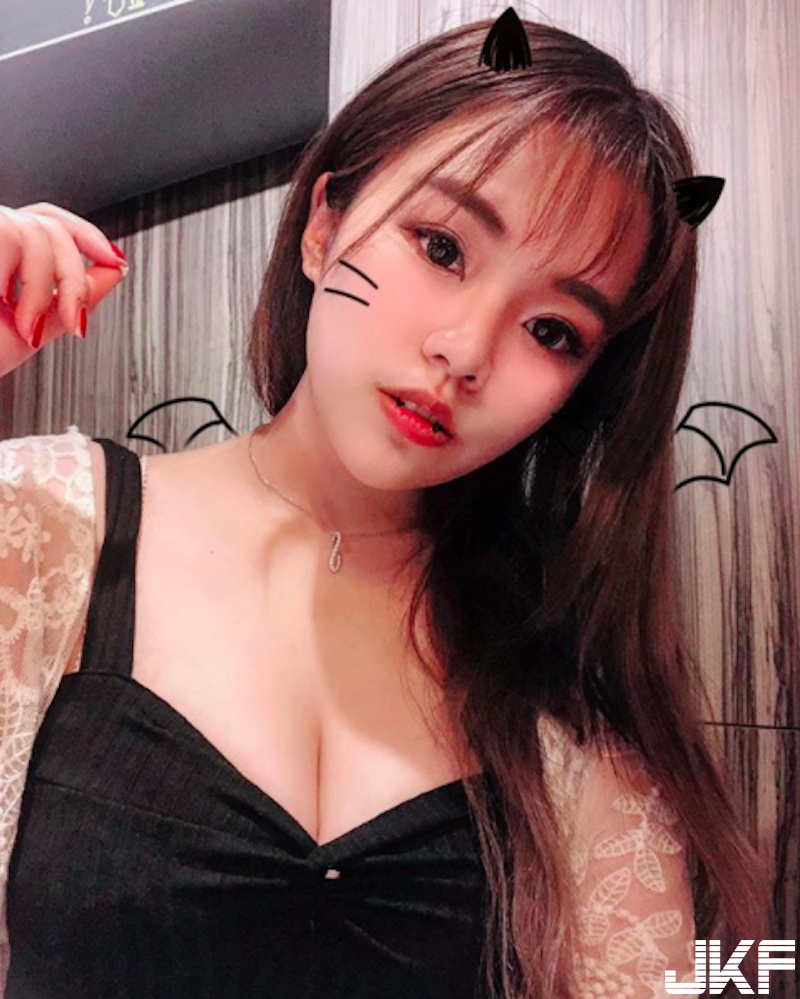 欠收拾！「綑綁系正妹」求人牽回家！「豐滿美乳」呼之欲出看了都受不了！