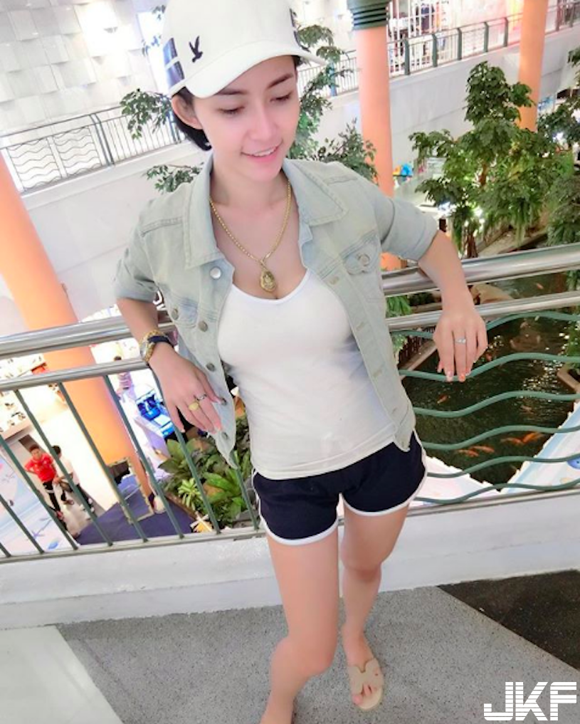 超飽滿！火辣der「巨Ru正妹」爆乳畫面有夠犯規！迷人的「美胸視角」引人遐想&#8230;