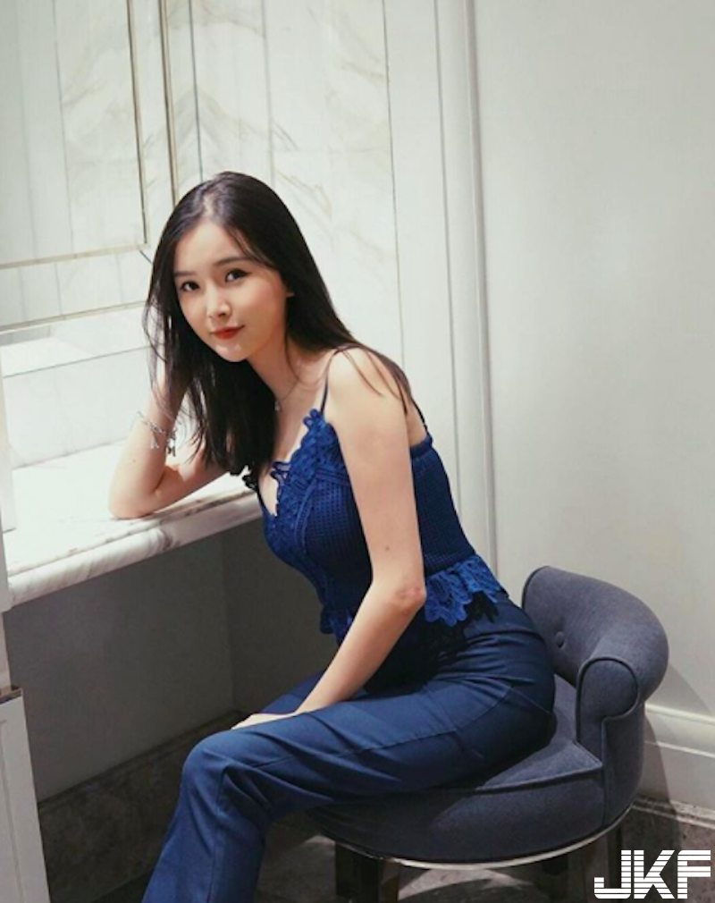 超過36萬人追蹤「大馬巨乳正妹」！巴掌小臉配前凸後翹「Ｓ曲線」太火辣！
