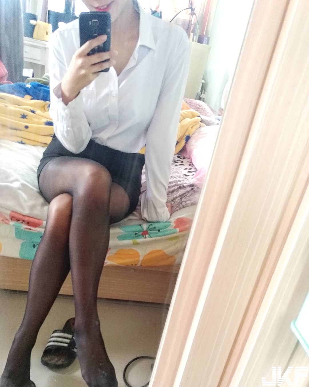 淡江高中「大奶學生妹」發育超良好！緊身上衣讓「E級上圍」全露餡！