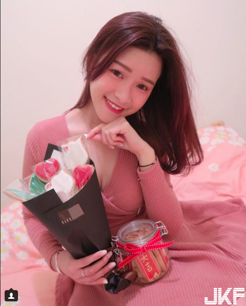 運動派的「大奶正妹」！超胸猛的上圍「內衣包不住」！連流汗的陰影都那麼邪惡啊！