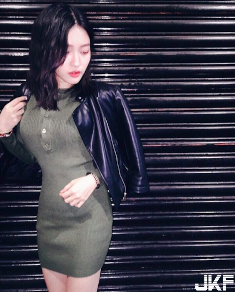 超兇der！彰師大會計系「巨乳正妹」海邊玩水！「頂級身材」穿比基尼畫面太美好！