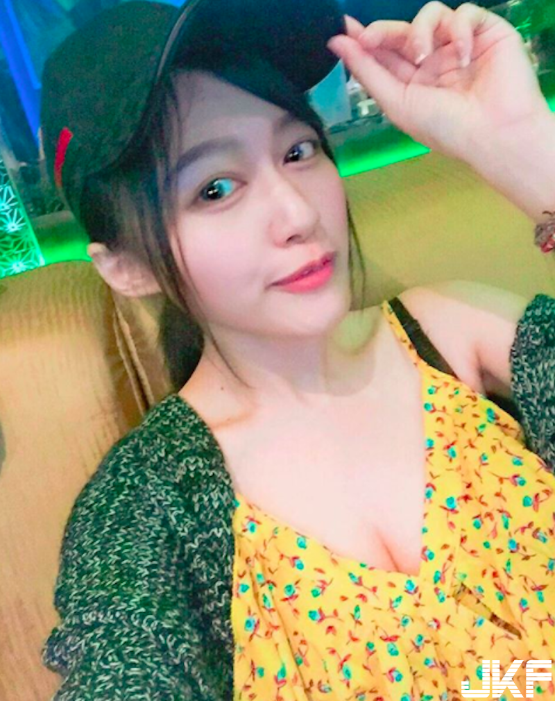 超兇der！彰師大會計系「巨乳正妹」海邊玩水！「頂級身材」穿比基尼畫面太美好！