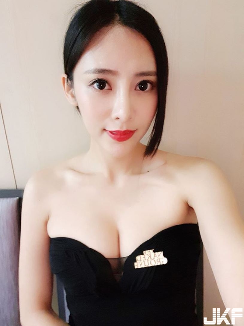 甜美正妹「爆乳畫面」好犯規！「白嫩酥胸」臉蛋也超讚的！