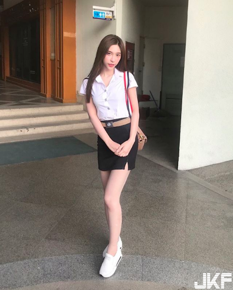 超美艷！性感「水蛇腰美女」白皙身材太犯規！邪惡的「美乳畫面」沒有極限啊&#8230;