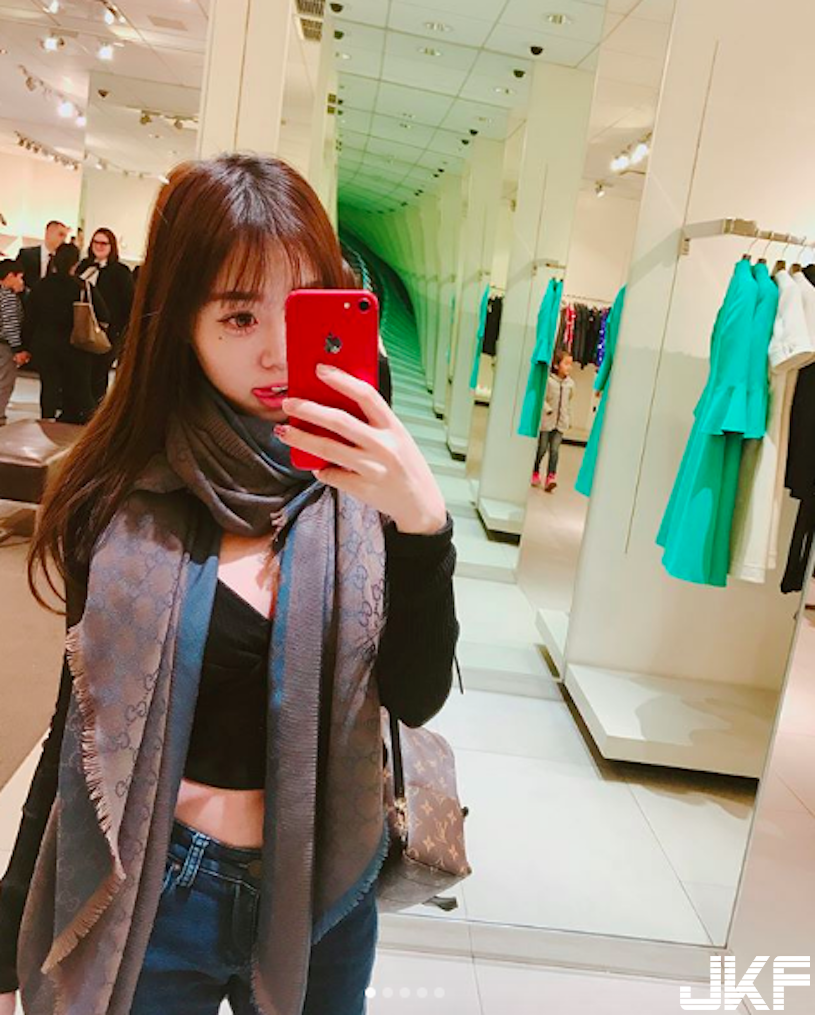 超可愛！美乳妹「極品顏值」笑容太甜美啦！誘惑的「爆乳視角」畫面好害羞…