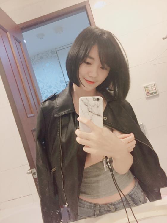 最甜美顏女大生！學長為之瘋狂「甜美學妹」，「美乳比基尼照」讓人融化了！