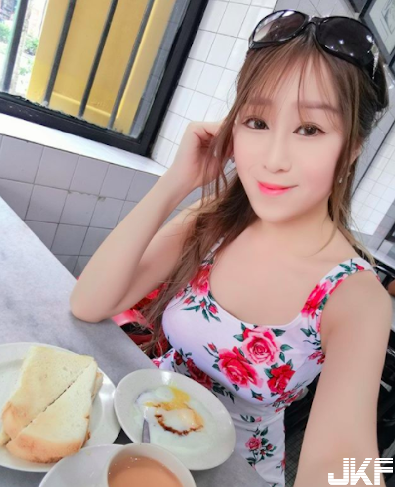 香港妹子出沒！遊艇上大曬「白嫩美乳」真的好辣！全身雪白到像在發光啊！